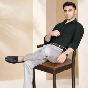 Men Slim Fit Solid Casual Shirt