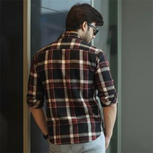Men Regular Fit Checkered Spread Collar Casual Shirt