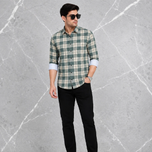 Men Regular Fit Checkered Spread Collar Casual Shirt