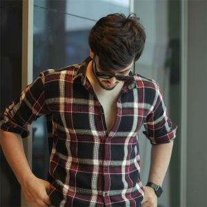 Men Regular Fit Checkered Spread Collar Casual Shirt